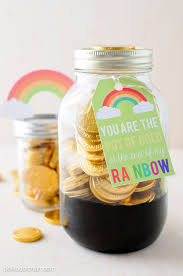 Here are more fun diy st pat's day treat ideas for work that are cheap and not too kiddish. 31 Easy St Patrick S Day Crafts For Adults And Kids Best Diy St Patrick S Day Crafts
