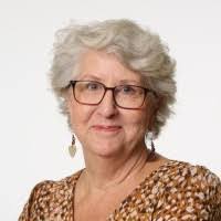 Vicki Hale's Instagram, Twitter & Facebook