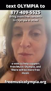 If there was such a thing as the American ambassador to 60s French Pop it  would have to be Elinor Blake, better known as @aprilmarch.official .  Elinor began her professional career in