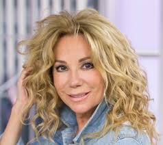 Kathie lee gifford was surprised at her doorstep by friends, who brought bubbles, balloons and a cake to celebrate her birthday. How To Get Kathie Lee Gifford S Curly Hairstyle On Today