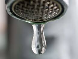 Manchmal sind wasserhähne verkalkt bei einer einhebelarmatur müssen sie etwas anders vorgehen, wenn hier der wasserhahn tropft. Wasserhahn Tropft Das Sind Die Ursachen Und So Reparieren Sie Ihn Wohnen
