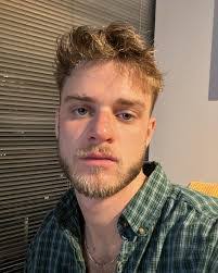 Andrew Mize's Instagram, Twitter & Facebook