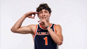 Thomas Dowd is the latest addition to Auburn's transfer portal class this  offseason, following Creighton big man Owen Freeman, who announced his  commitment earlier today. Story by: @jacktchambers