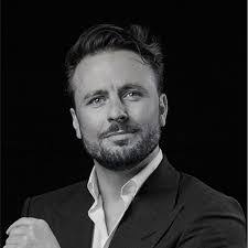 Dan Hinton's Instagram, Twitter & Facebook