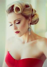 Elegante Rockabilly Frisuren Blond Hochgesteckte 50er Frisuren Vintage Frisuren Hochzeitsfrisuren 50er Frisur