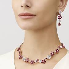 Maison Van Cleef Arpels Jewelry And High Jewelry Since 1906 Van Cleef And Arpels Jewelry Lovely Jewellery Amazing Jewelry