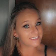 Brandie Hodges's Instagram, Twitter & Facebook