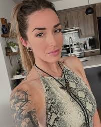 Dena Rand's Instagram, Twitter & Facebook