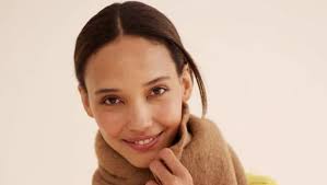 Amazon.com: Yankee Candle Large Jar Scented Candle with up to 150 Hour Burn  Time, Premium Plant Wax Blend for Consistent Burn, 22 oz Jar Candle with  Room Filling Fragrance, Red Apple Wreath