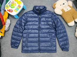 Jadi model jaket yang satu ini sangat cocok dipakai oleh anda yang ingin mencari penampilan tradisonal. Jaket Bulu Angsa Pria Size M Fesyen Pria Pakaian Baju Luaran Di Carousell