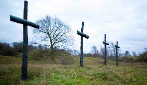 Op deze plek in de wassenaarse duinen, op circa 2,5 km afstand van het oranjehotel, fusilleerde de duitse bezetter tijdens de tweede. Waalsdorpervlakte Denhaag Com