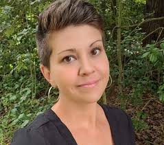 Nicole Brough's Instagram, Twitter & Facebook