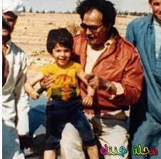 أُلحق محمد عبد الوهاب بكتّاب جامع سيدى الشعرانى بناءً على رغبة والده الذي أراده أن يلتحق بالأزهر ليخلفه بعد ذلك في وظيفته وحفظ عدة أجزاء من القرآن قبل أن يهمل تعليمه ويتعلق بالطرب والغناء، حيث شغف بالاستماع إلى شيوخ. Ø¹Ù…Ø± Ø§Ù„Ø´Ù†Ø§ÙˆÙ‰ ØµÙˆØ± ÙˆØªÙØ§ØµÙŠÙ„ ÙƒØ«ÙŠØ±Ø© Ø¹Ù†Ù‡