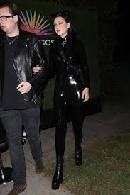 Her most prominent roles include the series bates. Latex Kitsch On Twitter Nicola Peltz Nicolaannepeltz Looked Incredible In Her Skintight Catwoman Catsuit Latex Latexcelebs Celebrity ãƒ©ãƒãƒ¼ Latexfashion Latexdress Halloween Nicolapeltz Https T Co 8bxznzxhxk