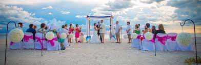 Like many of our destination wedding locations, there are a variety of beaches to choose from. Destin Wedding Packages 850 898 0600
