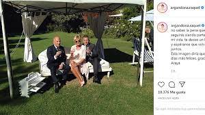 El mundo del espectáculo vuelve a sufrir un duro golpe con la partida del estilista patricio araya, quien murió este miércoles tras contagiarse de covid en la obra orquesta de señoritas, montaje en el que también se contagió el fallecido tomás vidiella. Hbe0jqpyecyaqm