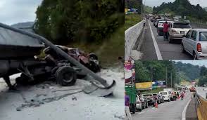 Kejadian ini berlaku pada tahun 2017, pada masa tersebut, saya belum mempunyai trclips viral video saat berlakunya kemalangan di lebuhraya utara selatan antara kereta bergesel dengan lori. Kemalangan Maut Di Lebuhraya Plus Terowong Ke Kuala Kangsar Trafik Sesak Sehingga 8 5 Km Rupa2nya Pemandu Treller Keling Langgar Bontot Pacuan Empat Roda Mabuk Ke Sis Isu Semasa Semasa Forum Cari Infonet