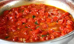 La Recette De Sauce Tomates Maison La Plus Facile A Faire Recipe Cherry Tomato Pasta Pasta Sauce Pasta Sauce Recipes