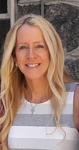 Lisa Uhl's Instagram, Twitter & Facebook