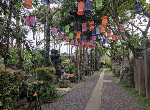 Big Garden Corner