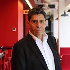 Fue ministro de las culturas, las artes y el patrimonio de chile por 4 días, desde el 9 de agosto de 2018 hasta su renuncia el 13 de agosto de 2018, bajo el gobierno de sebastián piñera. Mauricio Rojas Fpp