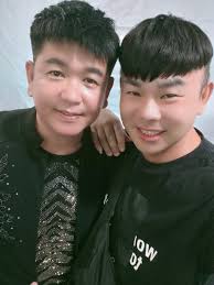 来见偶像……🤭 今晚没有同台，过来后台探班……