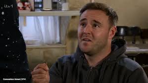 Corrie: Tyrone proposes to Fiz in heartwarming moment