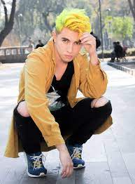 Cabello Amarillo Hombre Yellow Hair Men Hairstyle Manic Panic Electric Banana Fotografia Jose Aguilar Tutorial Youtu Yellow Hair Dyed Hair Men Men Hair Color
