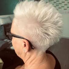 Beach waves verleihen zusätzliches volumen und einen jungen look. Frisuren Fur Frauen Ab 50 Mobiler Friseur Rund Um Leipzig Zu Ihnen Nach Hause