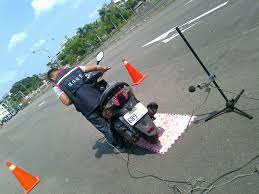 9月4日驗車驗完囉 之前被檢舉 疑似 改裝管 racing motorcycles racing walkie talkie
