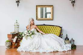 Woodland Wedding Inspiration At The Loft Of Elements Preserved Indoor Suburban Chi Woodland Wedding Inspiration Woodland Wedding Venues Wedding Venues Toronto