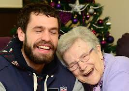 Video: Emmerdale star Kelvin Fletcher visits Dewsbury care home residents