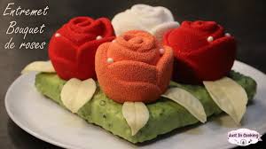 Recette Entremets Bouquet De Roses De La Saint Valentin Pistache Chocolat Blanc Fruits Rouges Youtube En 2020 Recette Entremet Bouquet De Roses Pistache