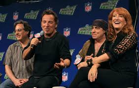 Bruce springsteen hosts a new episode of his acclaimed radio show, from my home to yours: Inside Bruce Springsteen And Patti Scialfa S Marriage Simplemost
