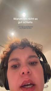 Grüße von der NN (nächtlichen Nessa) 🥹🫩, Bitte nicht nachdenkhöhle :( ich  schlafe jetzt immer ohne Handy und OH BROTHER