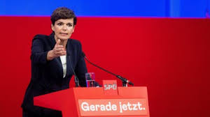 Seit seiner schulzeit ist der österreichische kanzler sebastian kurz mit seiner freundin susanne thier liiert. Jfzpctata2dzlm