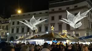 Der wiesbadener weihnachtsmarkt sollte am 24. Weihnachtsmarkt Sternschnuppenmarkt In Wiesbaden