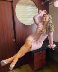 She got a lot of popularity she got fame and recognition after starring in the famous reality show jenni rivera presents chiquis. Chiquis Rivera Presume De Lo Delgada Que Luce