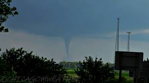 A tornado confirmed by radar that tore through parts of chicagoland late sunday night damaged homes in at. June 9 10 2020 Gusty Wind Producing Showers Brief Tornado Near Onarga Il Morning Wind Damage On The 10th