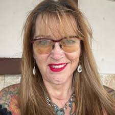 Sarah Zink (@sarahzsays) • Threads, Say more