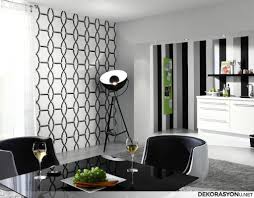 Yatak odanızda veya çalışma odalarınızda da kullanabileceğiniz mat siyah duvar kağıdı, odalarınıza bambaşka bir hava. Harika Siyah Beyaz Duvar Kagidi Ev Dekorasyonu