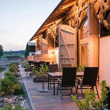 Einzigartiger Urlaub In Bayern Im Chiemgauer Bundwerkstadel Urlaub Bayern Urlaub Urlaub Reisen