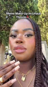 Make-Up im Urlaub: Einfach ungeschminkt sein & nur Lashes kleben