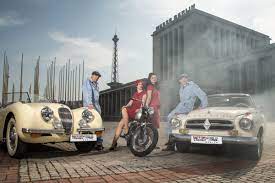 From traditional pocketknives to fixed blades, the old timer brand has been around for a long time. Motorworld Classics Berlin Der Neue Hot Spot Fur Die Oldtimer Szene Presseportal