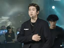 그는 우연히 뇌동맥류를 진단받아 치료를 하고 다시 한 번 살 수 있는 기회를 얻었다며, 몰랐으면 어느 날 갑자기 죽을지도 모를. 20000422 Friday Night God ìœ¤ê³„ìƒ