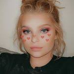 Lindsey Knutson's Instagram, Twitter & Facebook