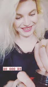 Laura Sidor's Instagram, Twitter & Facebook