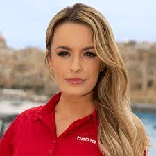 Sonya Gillis's Instagram, Twitter & Facebook