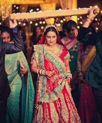 15 Beautiful Indian Brides Who Made Their Wedding Entrance A Stunning Visual Treat Beautiful Indian Brides Indian Bride Indian Wedding
