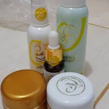 Glow glowing sesuai untuk semua jenis kulit, sesuai untuk lelaki & wanita !! Bebwhite C Glow Aman Bpom No Merkuri Shopee Indonesia